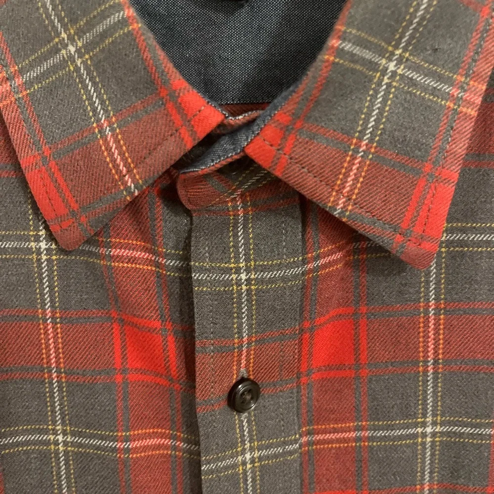 Banana Republic Plaid Button Down Shirt‎